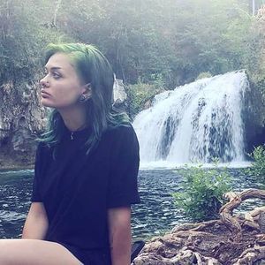 Meet your Posher, Rayne